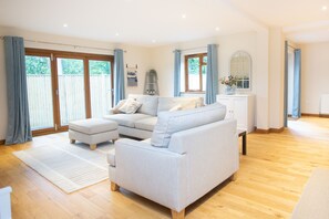 Smart TV, books - Quiet countryside family friendly home, Five Ashes (Five Ashes, Mayfield)