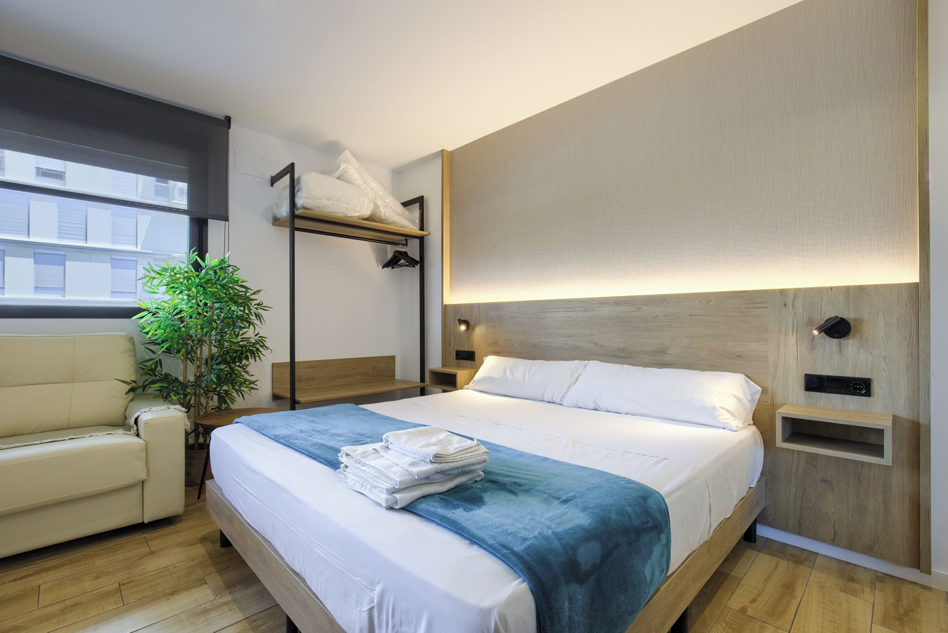 Standard Studio | Down comforters, soundproofing, iron/ironing board, cribs (surcharge)