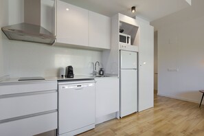 슈피리어 아파트 | 전용 주방 | 대용량 냉장고, 전자레인지, 쿡탑, 식기 세척기