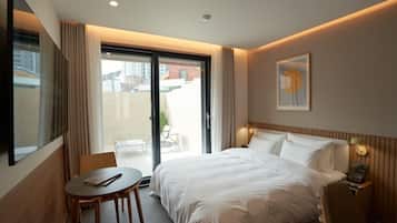 Deluxe Terrace | Desk, free WiFi, individually decorated, individually furnished