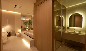 Superior Suite Room | 浴室 | 免費盥洗用品、吹風機、浴袍、拖鞋