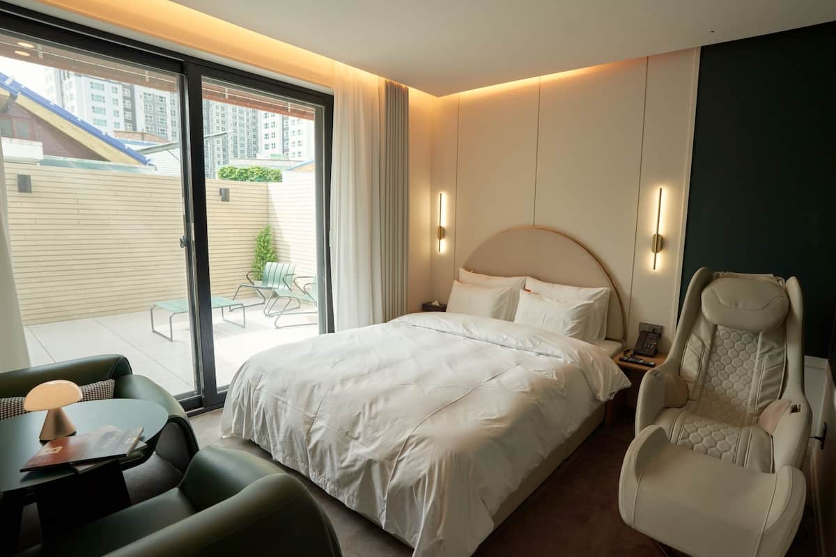 Standard King Room