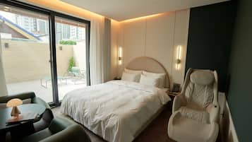 Standard King Room | Individually decorated, individually furnished, free WiFi, bed sheets