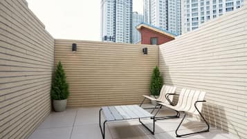 Deluxe Terrace | Desk, free WiFi, individually decorated, individually furnished