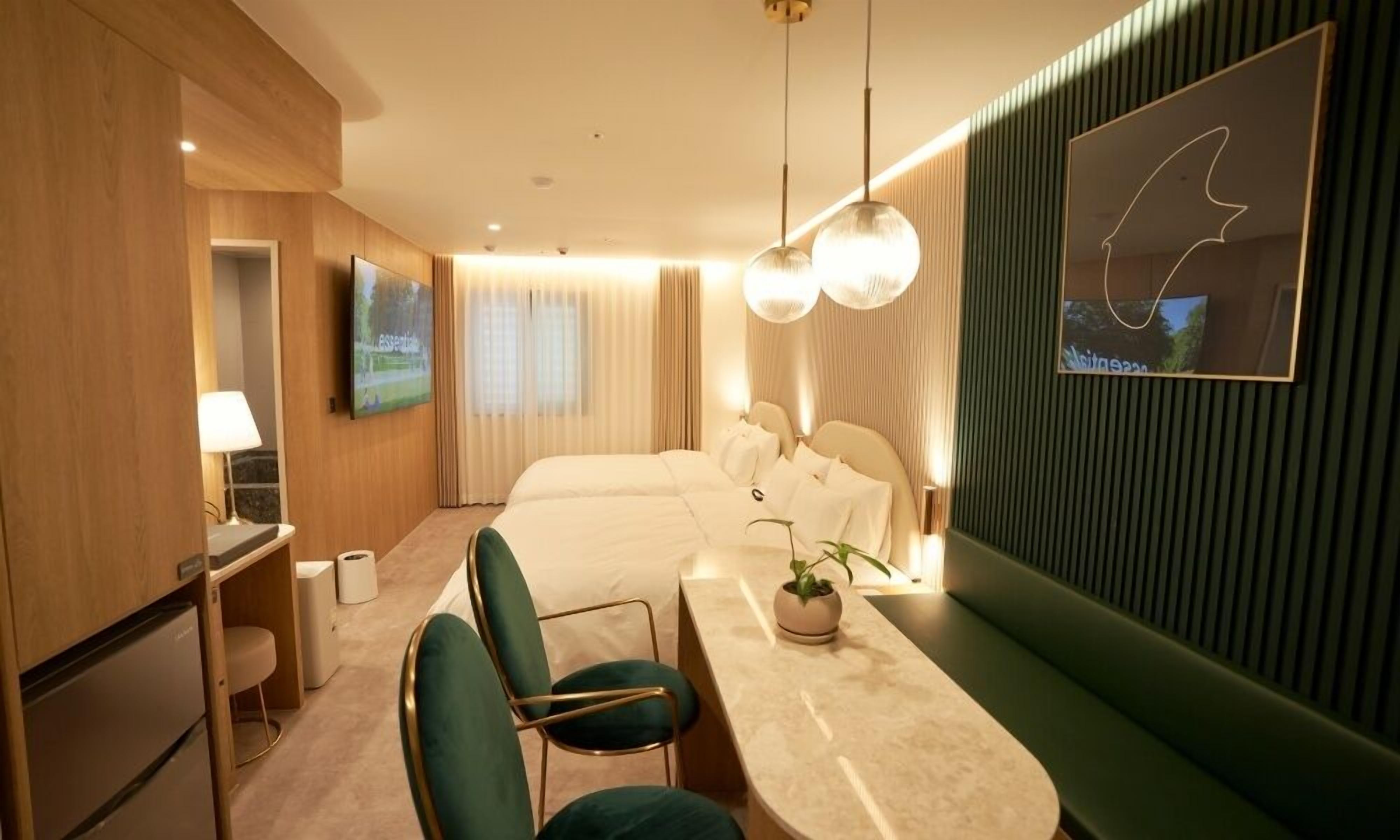 VIP Family Room | Individuell inredning, unika möbler, skrivbord och gratis wi-fi
