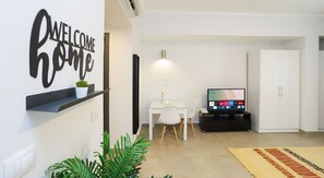 Standard Studio, 1 Queen Bed | In-room safe, iron/ironing board, free WiFi - Prime Inn 10th of Ramadan (Tenth of Ramadan City)