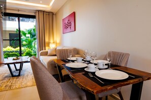 Télévision à écran plasma de 43 pouces avec chaînes numériques