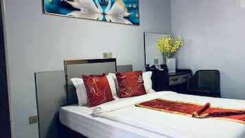 Habitación clásica, no fumadores, acceso a la piscina | 1 dormitorio y colchones con acolchado adicional