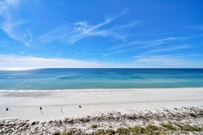 On the beach - OZsome Beach Retreat ~ Edgewater Tower 2 ~ 2 Bed + Bunks ~ Beachfront Sleeps 10 (Panama City Beach)