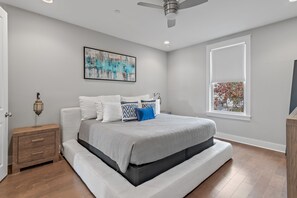 3 bedrooms, iron/ironing board, WiFi, bed sheets - Seagrove "Beach Vibes" 3 BR Sleeps 9 Golf Cart Rent 3 nights, get 4th FREE! (santa rosa beach)
