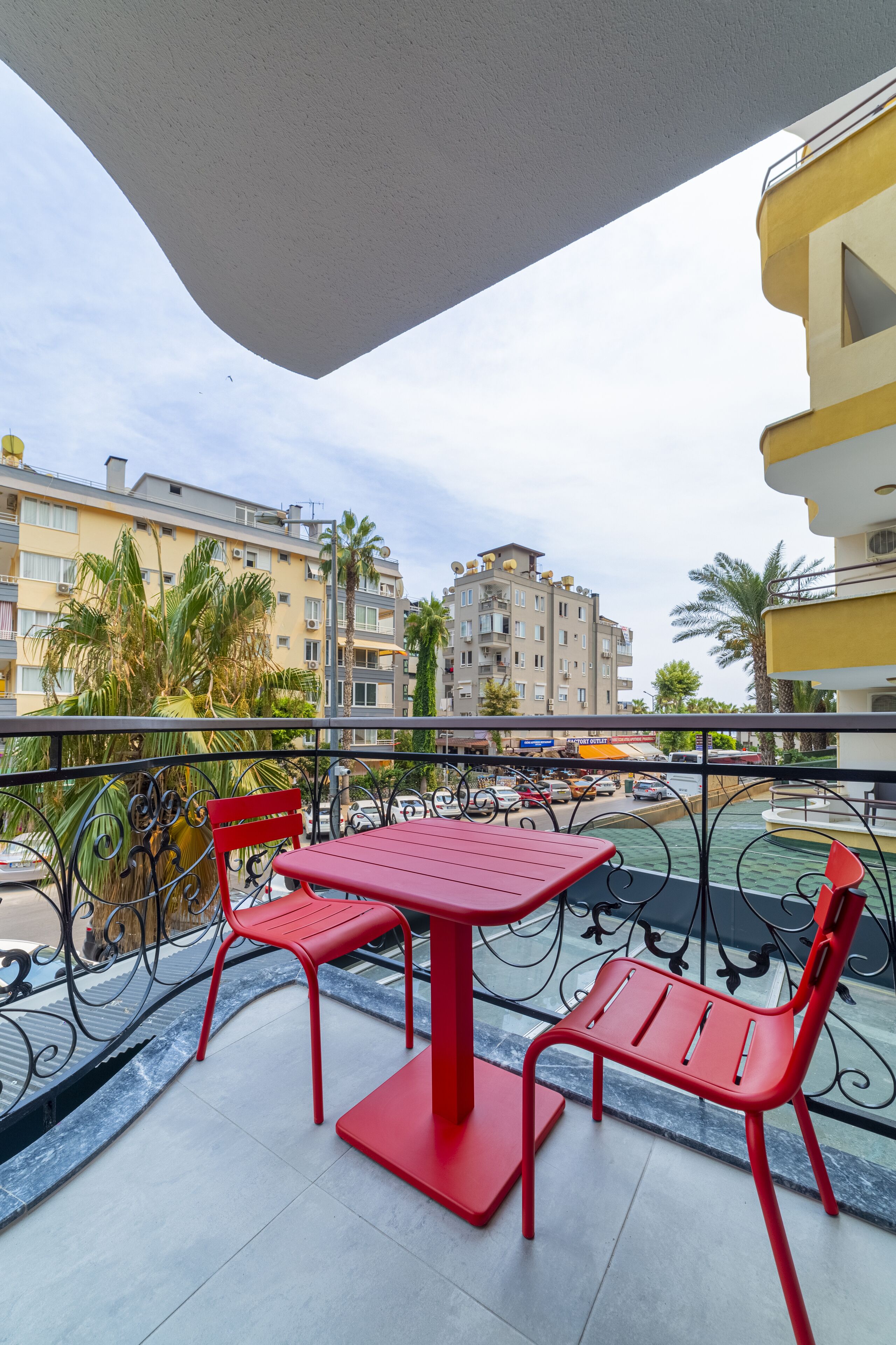 Deluxe Double Room with Side Sea View | Balcony