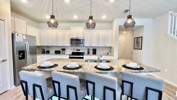 House, Multiple Beds, Pool Access, Pool View | Private kitchen | Fridge, microwave, oven, stovetop