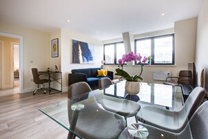 Apartamento familiar | Zona de estar | Una Smart TV