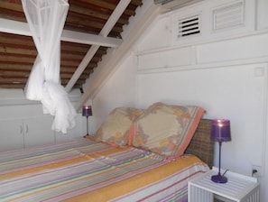 4 bedrooms, bed sheets