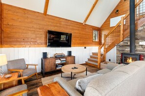 Smart TV, fireplace, stereo - Home ON Lake Huron~Close to Mackinac Isl~ATV Trail (cedarville)