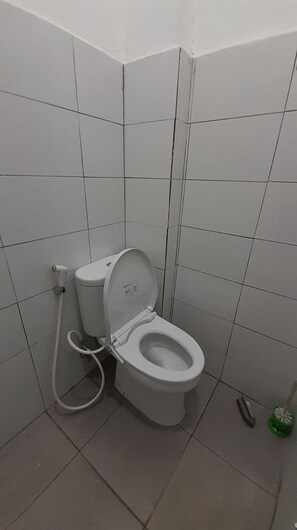 Basic Double Room | Bathroom | Shower, towels, soap