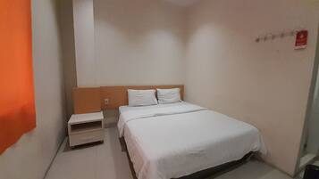 Basic Double Room | Free WiFi, bed sheets