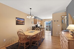 Dining - Your Perfect Alpine Retreat in the heart of Frisco CO (Frisco)