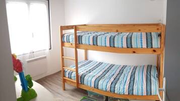 2 bedrooms, travel crib, WiFi, bed sheets