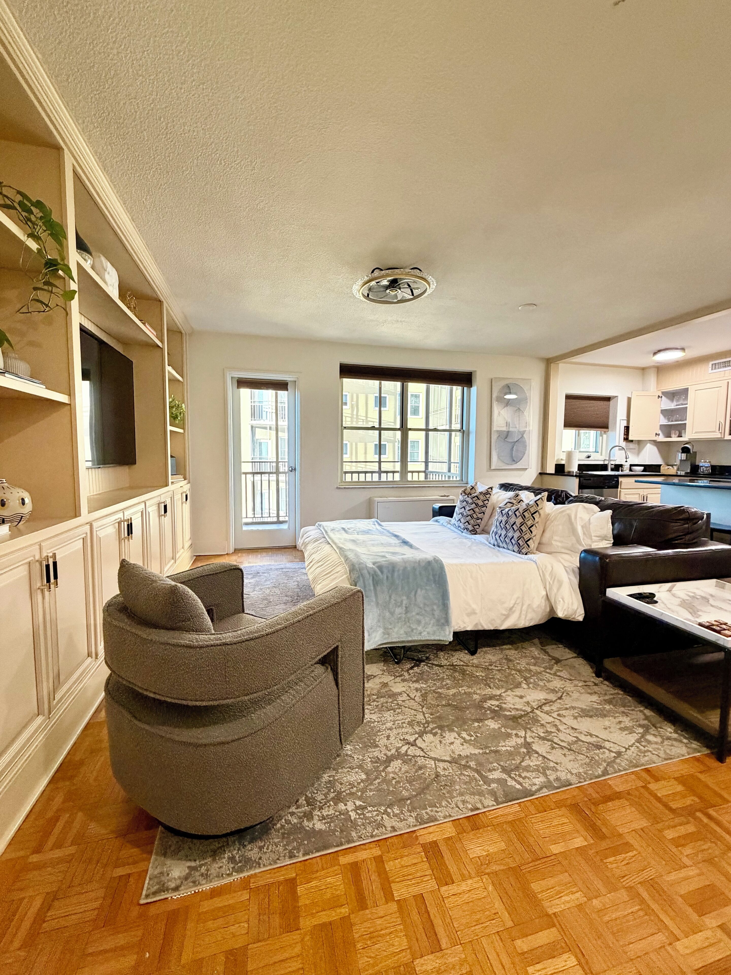 1 多间卧室、办公桌、熨斗/熨衣板、免费 WiFi