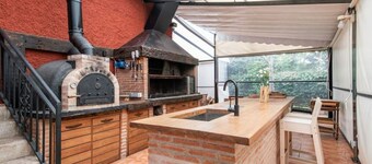 Casa Familiar con Piscina, Jacuzzi y Bbq! Ideal Grupos!