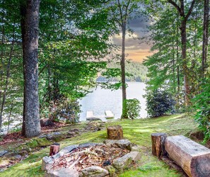 Property grounds - Peaceful Cove Lake House - Private Lake Glenville Access (Cullowhee)