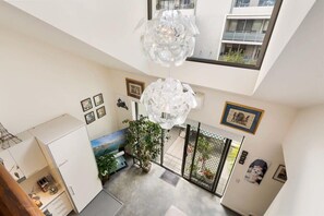 Interior - Poolside Apartment Opposite Redfern Park (Redfern)