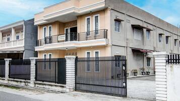 Bagian depan properti