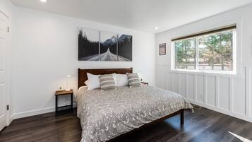 2 chambres, fer et planche à repasser, Wi-Fi gratuit, draps fournis