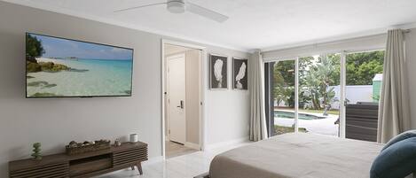 4 Schlafzimmer, Schreibtisch, Bügeleisen/Bügelbrett, Reisekinderbett