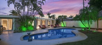 New Heated Pool / Spa Home; Perfect Location!