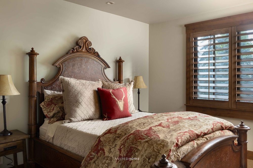 Cozy Vail Residence by InvitedHome Deck, Hike, Lionshead, LastMinute