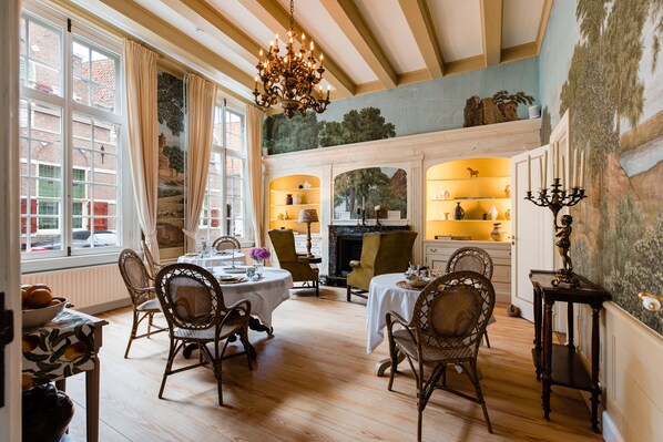 Free daily local cuisine breakfast  - Fortuna Spinoza (Monnickendam)