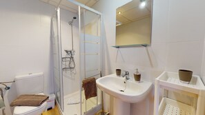 Bathtub, hair dryer