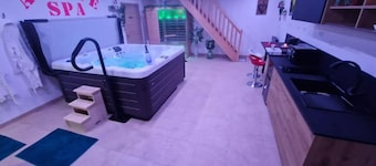 Maison de 80 M2, SPA et Jacuzzi