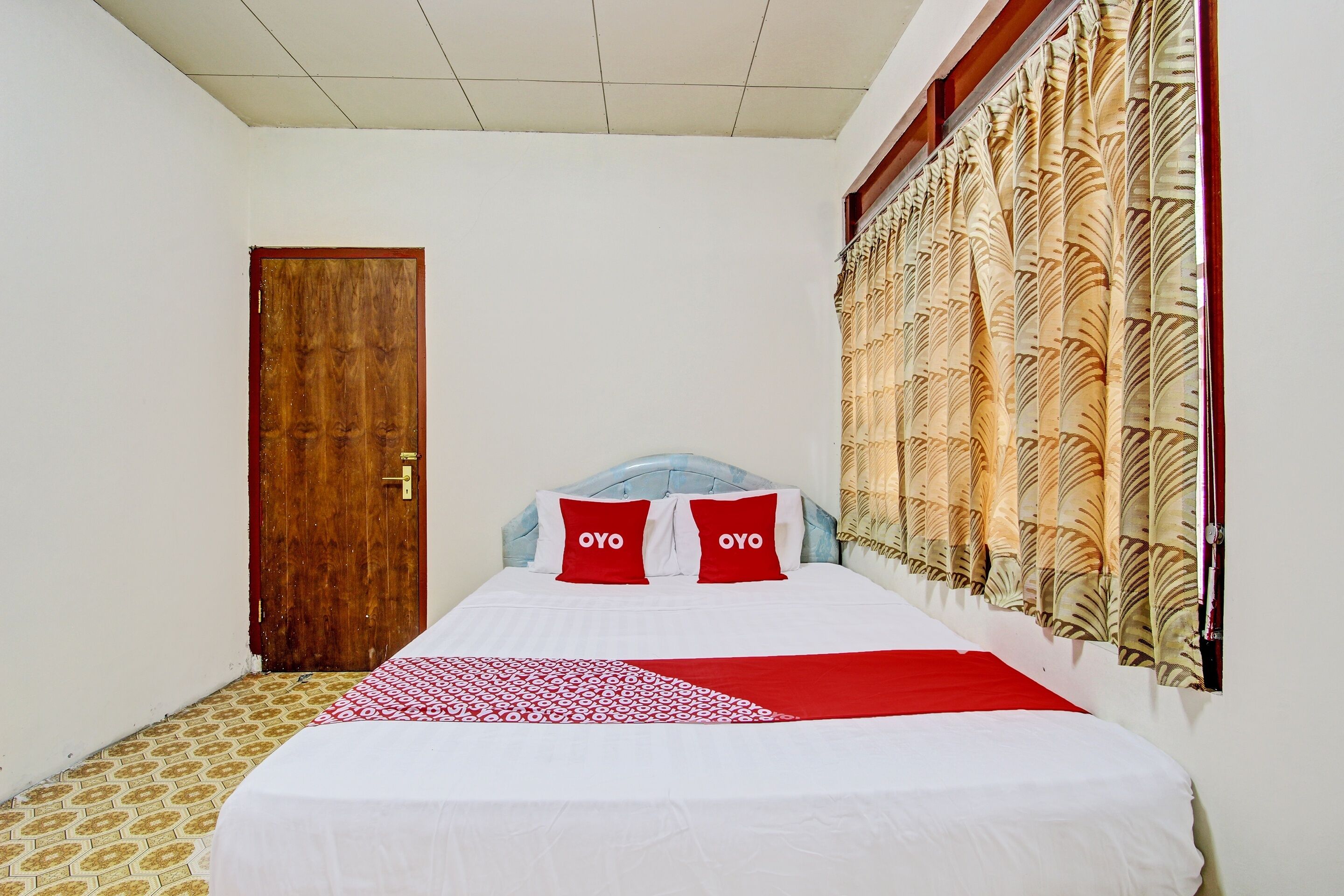 Habitación económica doble | Escritorio, wifi gratis, ropa de cama