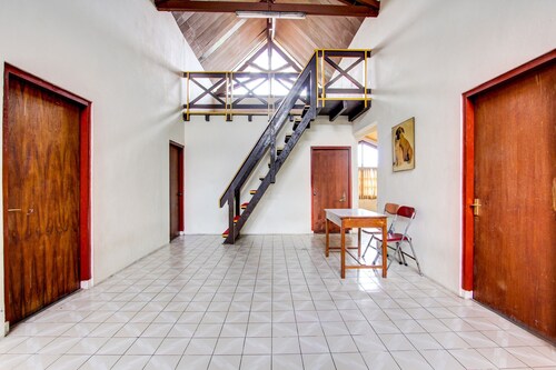 Hotel O Asta Guesthouse