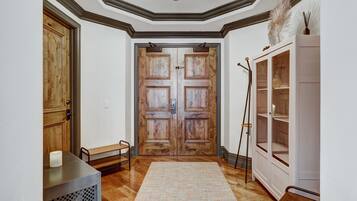 Condo, 3 Bedrooms | Interior