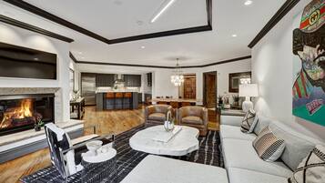 Condo, 3 Bedrooms | Living area