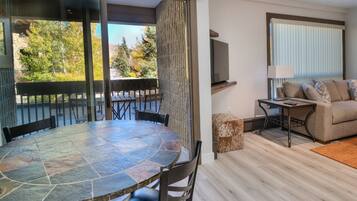 Condo, 1 Bedroom | Dining