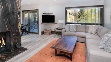 Condo, 1 Bedroom | Living area