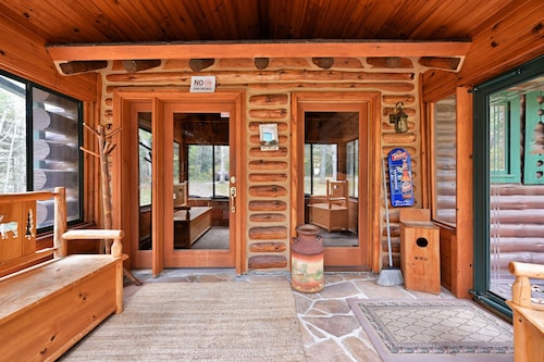 Birch Haven 4 Bedroom Home by RedAwning