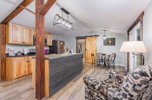 Interior - Grey Pines at Hocking Vacations (Washington Township)