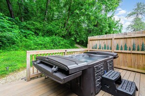 Terrace/patio - Grey Pines at Hocking Vacations (Washington Township)