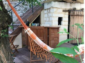 Property grounds - la Maison des Petits Papes (Avignon)