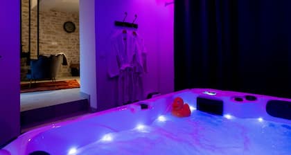 - Une Pause à Deux - Jacuzzi privé et Chambre SecrÚte