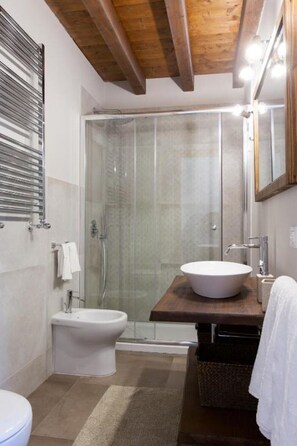 Dusche, Bidet
