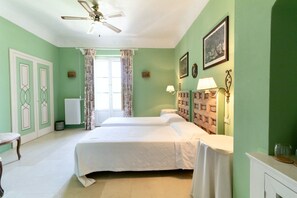 11 Schlafzimmer, Bügeleisen/Bügelbrett, WLAN, Bettwäsche