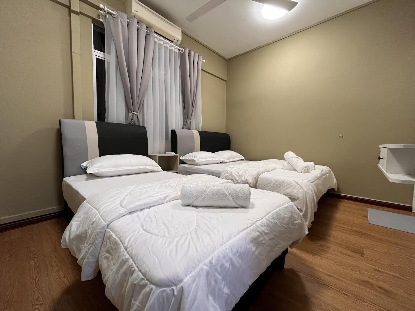 3 bedrooms, iron/ironing board, WiFi, bed sheets