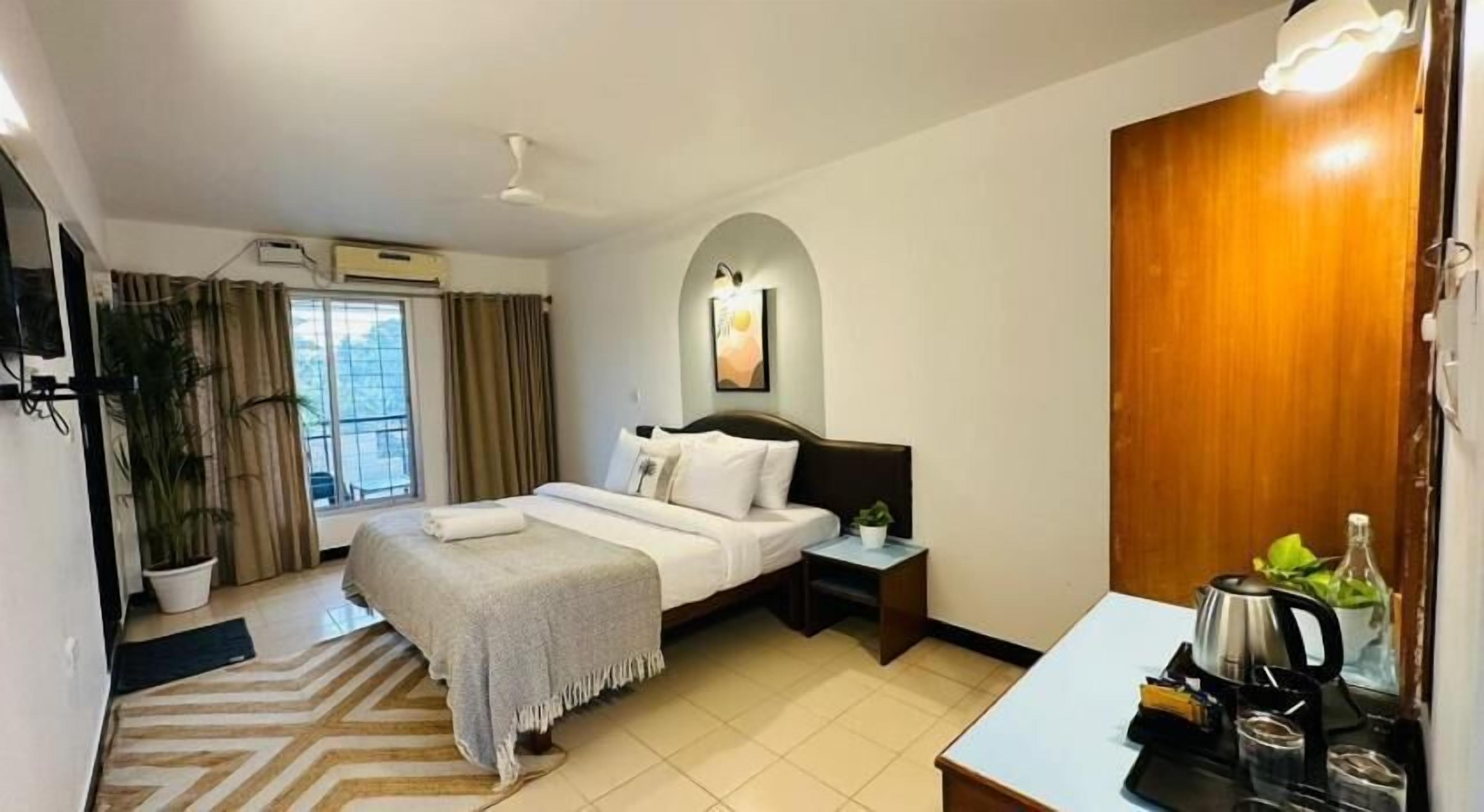 Premium bedding, desk, free WiFi, bed sheets